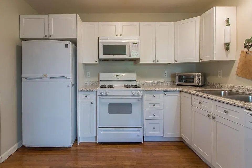 1st image of 50 Barrington Ave Unit 502