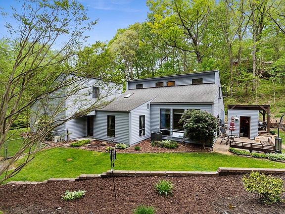 2nd image of 310 College Park Dr