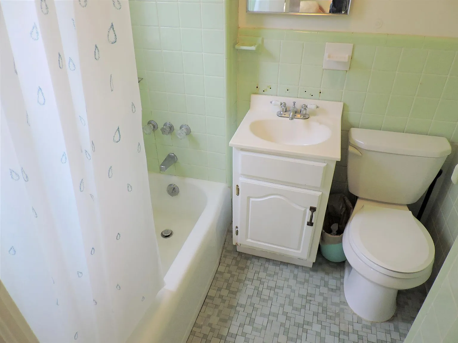 3 bed, 1287 sqft, $4,200 — Photo 4