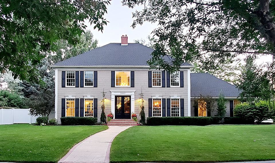 1st image of 3880 Canterbury Way