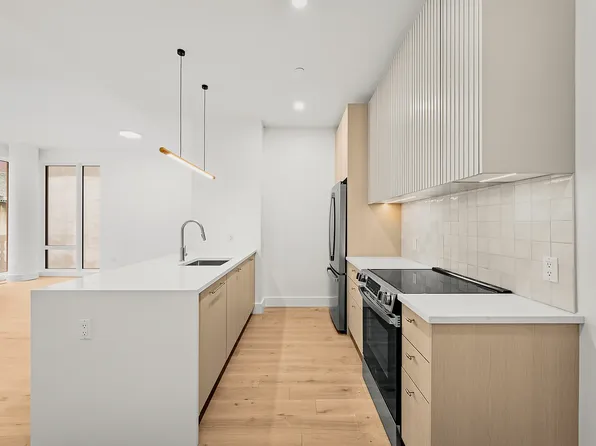 250 W 49th St, New York, NY