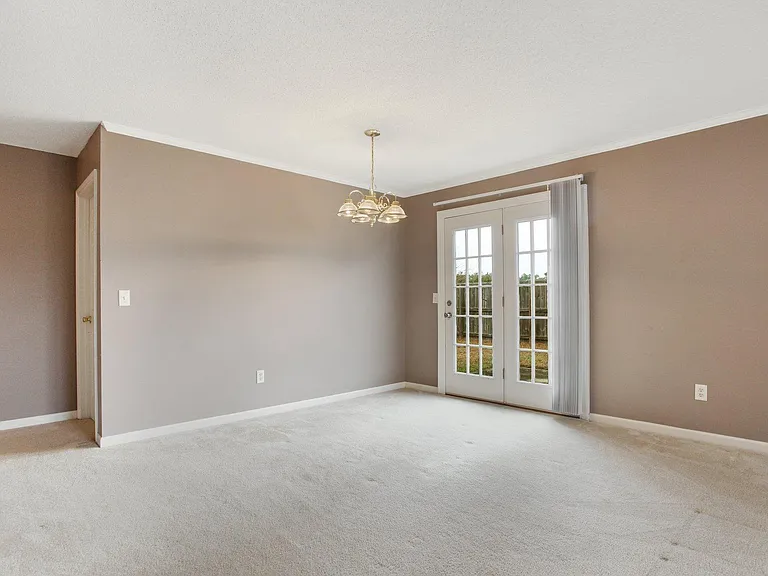 2115 Walberg Dr — Photo 14