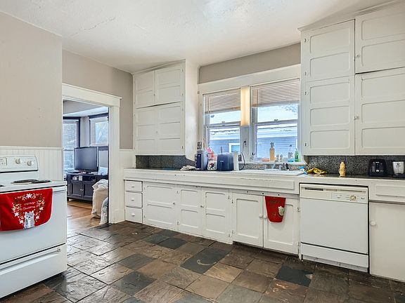 2nd image of 1022 14th St #1