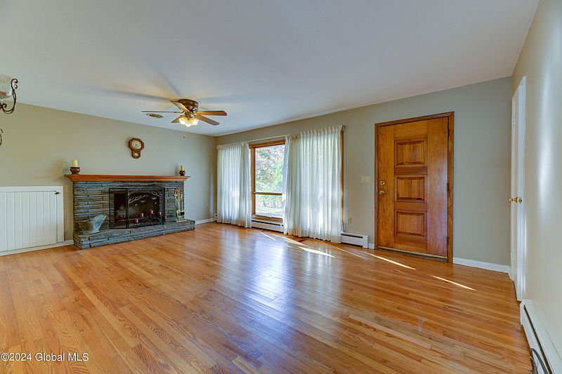 3rd image of 650 East Line Road