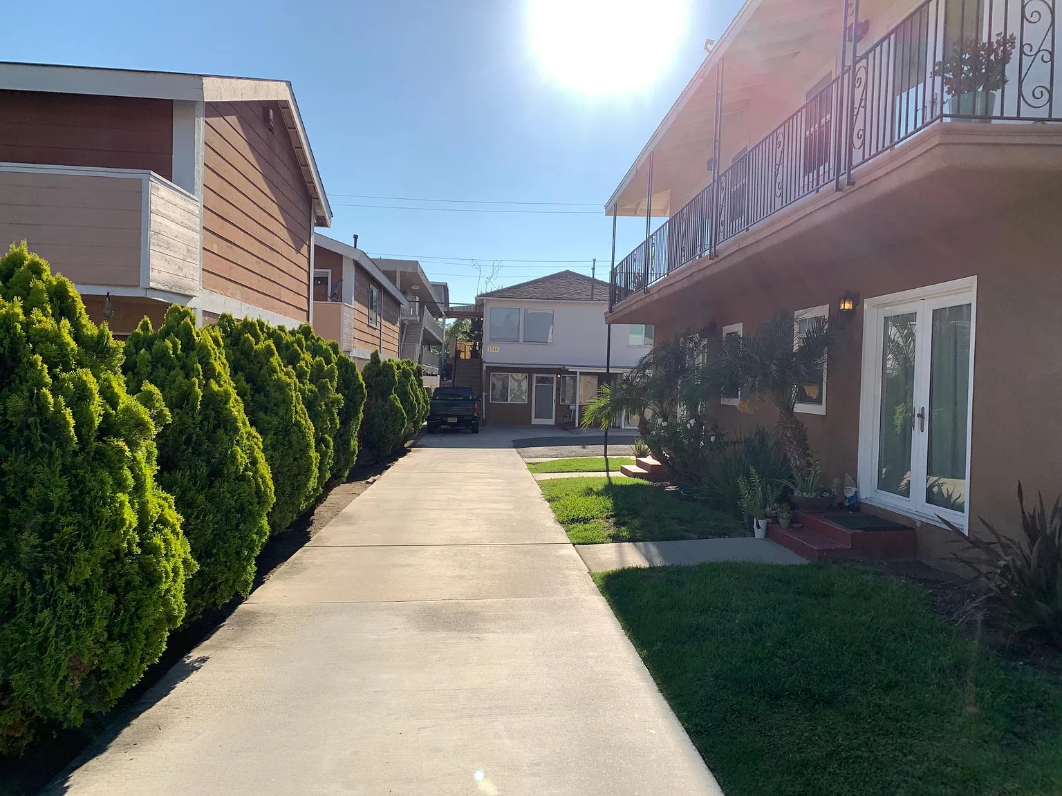 1745 Orizaba Ave — Photo 3