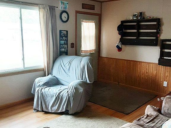 3rd image of 8412 Cameo Dr
