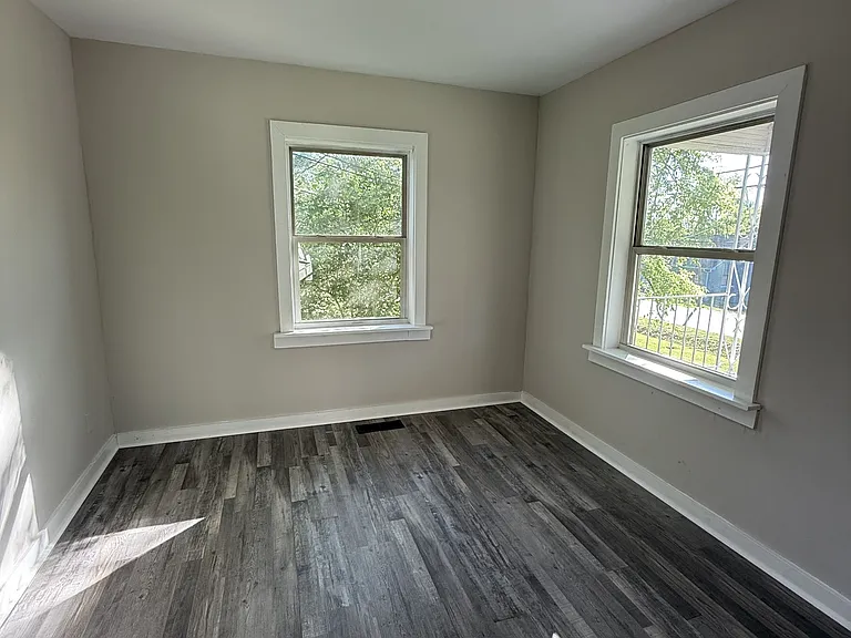 923 Woodward Rd — Photo 3
