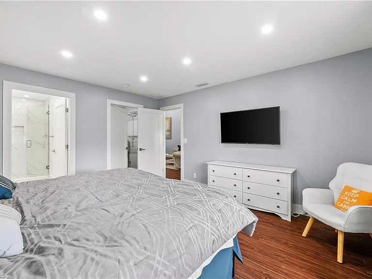 3504 Antarctic Cir S — Photo 9