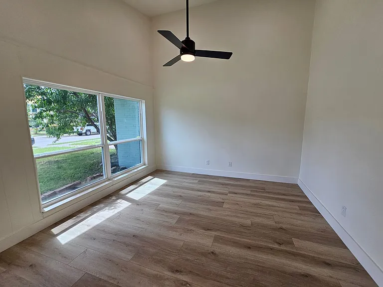 1725 R Ave — Photo 7
