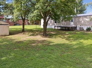 2 E 1066th Rd, Council Hill, OK 74428