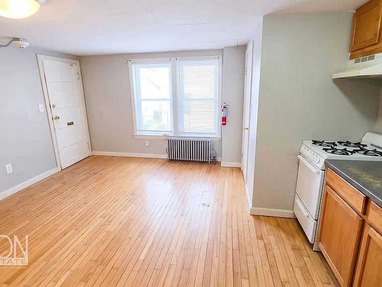 21-25 Elmwood Ave — Photo 6