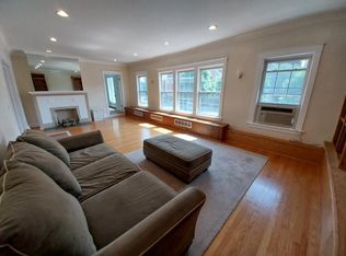 3918 W Irving Park Rd #1, Chicago, IL 60618