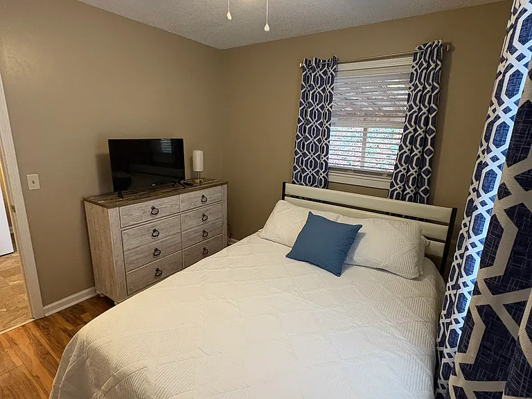 198 Harmony Dr — Photo 3