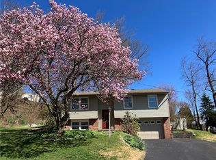 110 Shadow Ln, Coraopolis, PA 15108