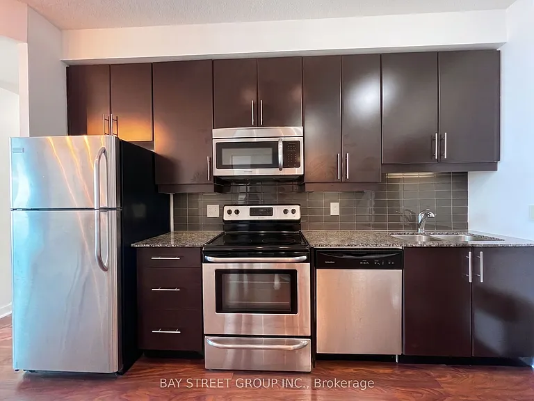 33 Bay St #4205 — Photo 2