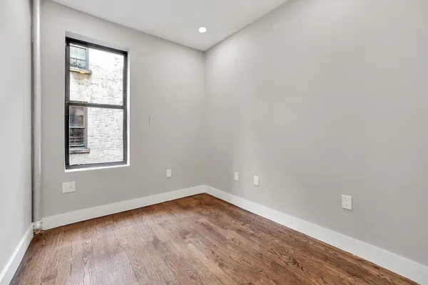 Rented by Empire City Real Estate LLC | media 29