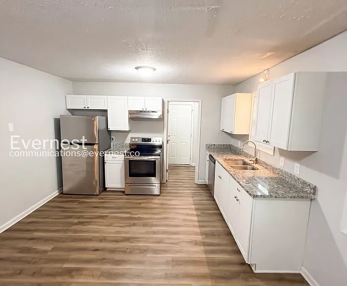 711 W Creek Cir — Photo 6