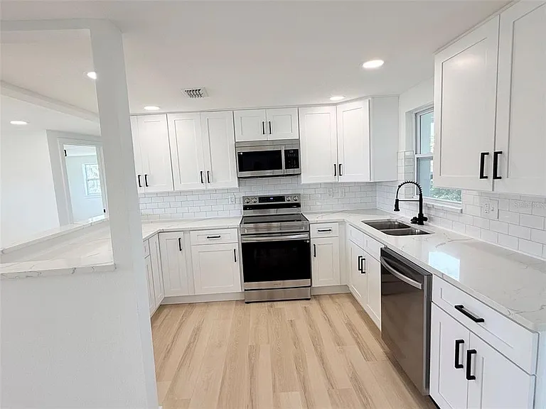 13617 Frances Ave — Photo 7