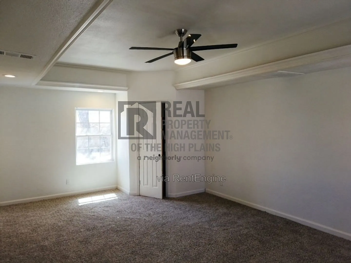 5 bed, 3.0 bath, 1946 sqft, $2,600 — Photo 4