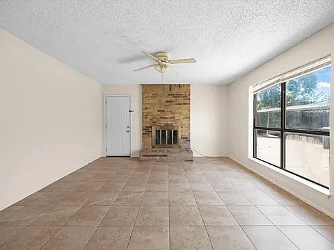 2nd image of 2408 Ventura Dr #A