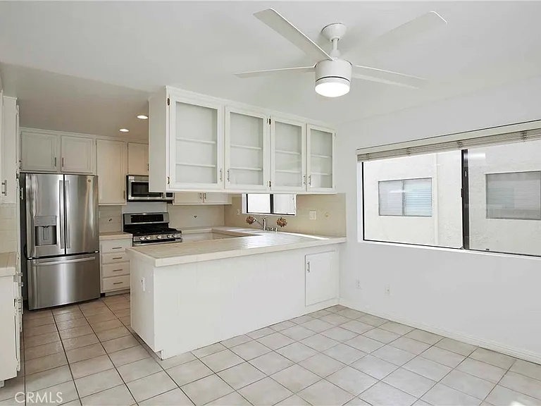 6121 Shoup Ave #10 — Photo 9