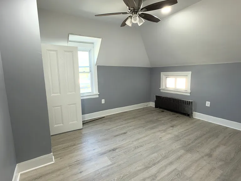 120 N Evans St — Photo 6