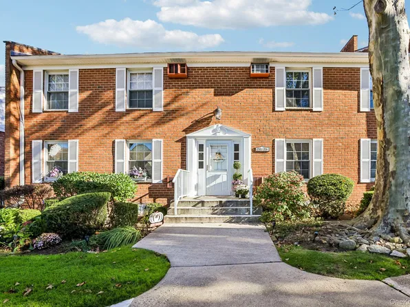 196 Parkside Drive #196, Suffern, NY 10901