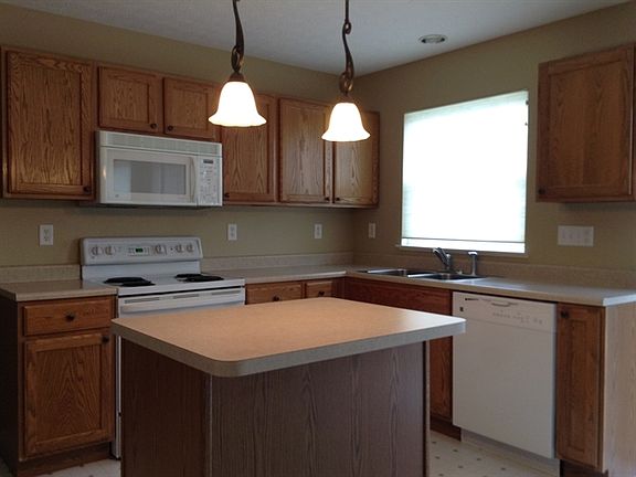 5th image of 398 Indian Lake Dr