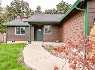 1933 37th Cir, Sweet Home, OR 97386