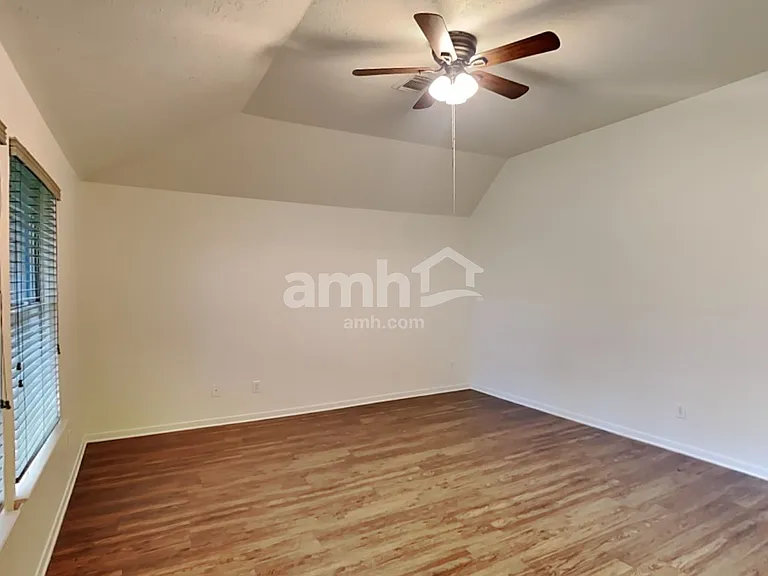 802 Cherry Blossom Dr — Photo 14