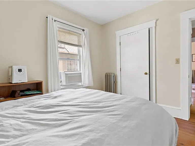 183 Narragansett St — Photo 7