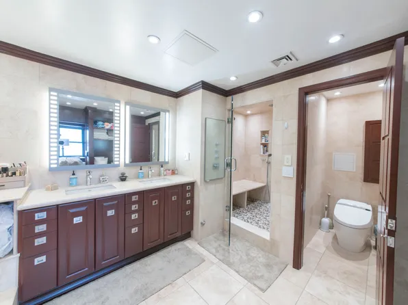 160 East 38th Street image 9 of 15