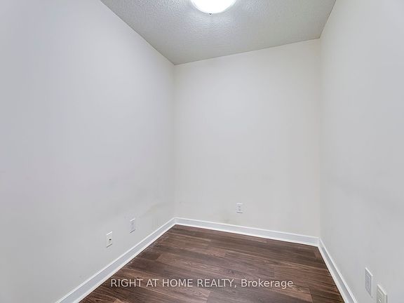 4th image of 33 Bay St #1405