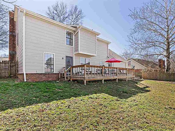 4th image of 5726 N Lake Oaks Dr