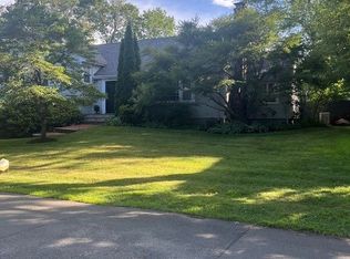 65 Sherburne Rd S, Lexington, MA 02421