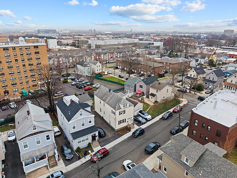 3 Edison Pl #1 — Photo 21