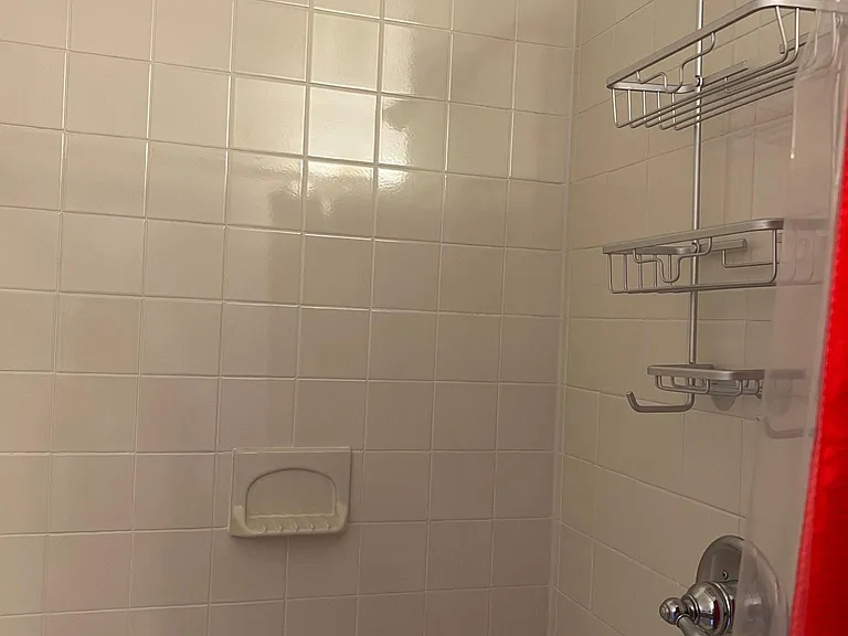 Level 2
Bedroom 1 Full Bathroom #2 Shower