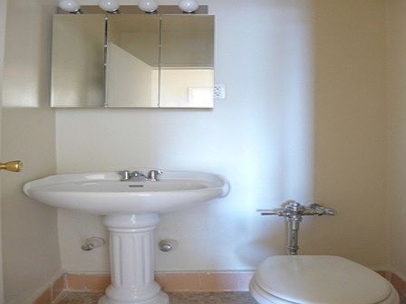 4th image of 465 E 7th St APT 7F