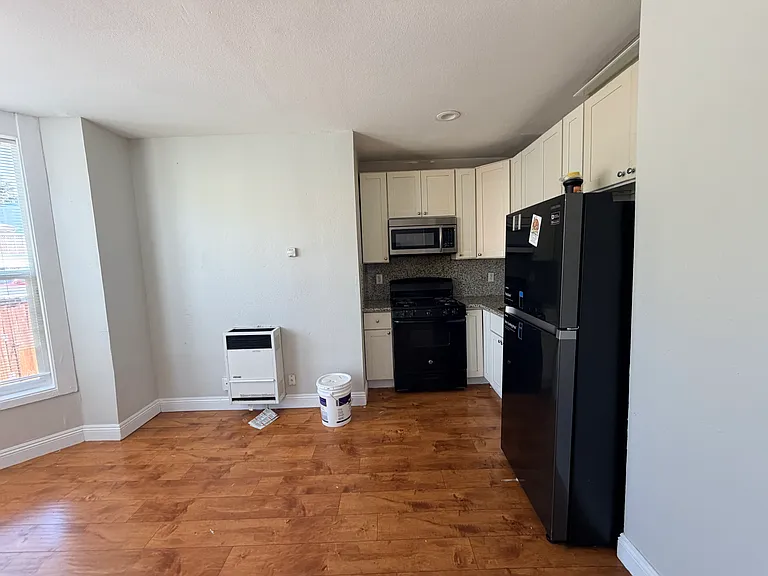 1917 Foothill Blvd #0 — Photo 3