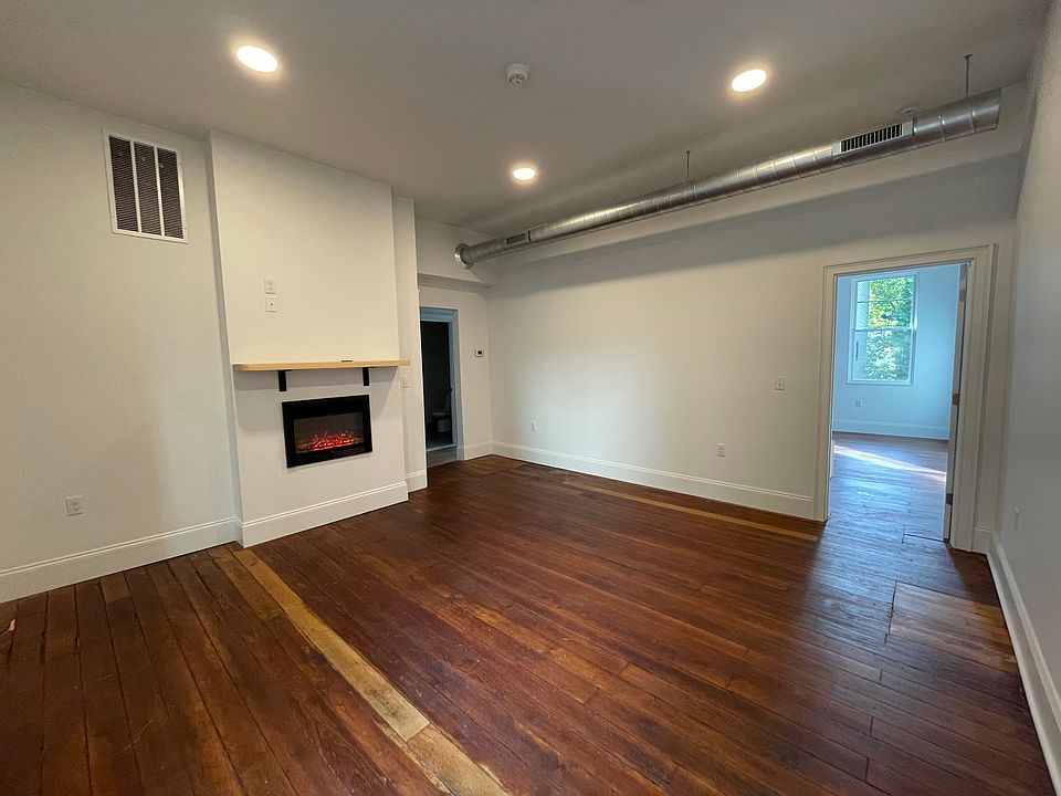 Living Room 16x16