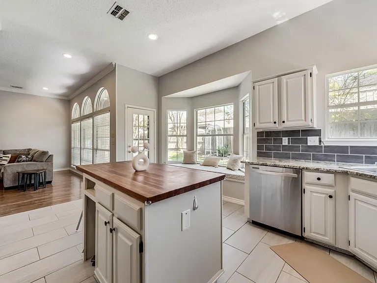 7404 Catlow Ct — Photo 15
