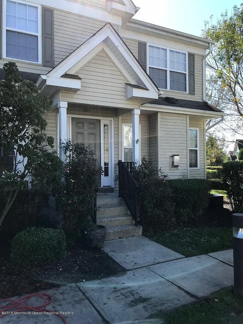 285 Brookfield Dr photo 1