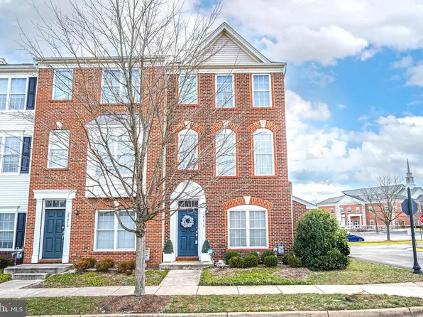25418 S Riding Blvd, Chantilly, VA 20152