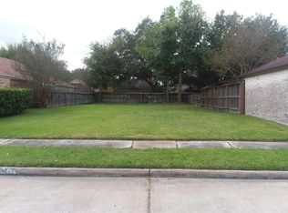7831 Bankside Dr, Houston, TX 77071