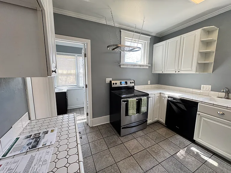 2920 Walnut St — Photo 4