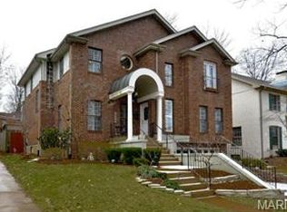 8144 Stratford Dr, Saint Louis, MO 63105
