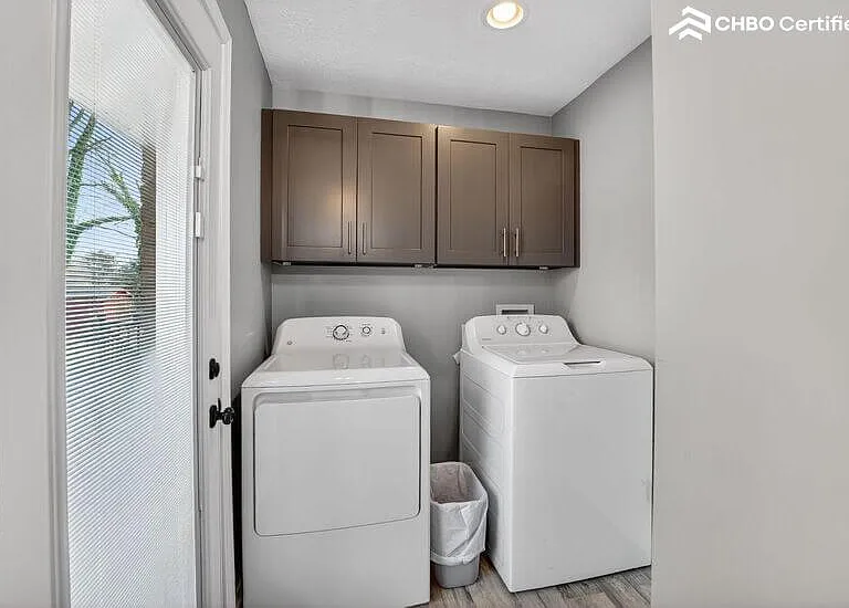 2136 Collins St — Photo 31