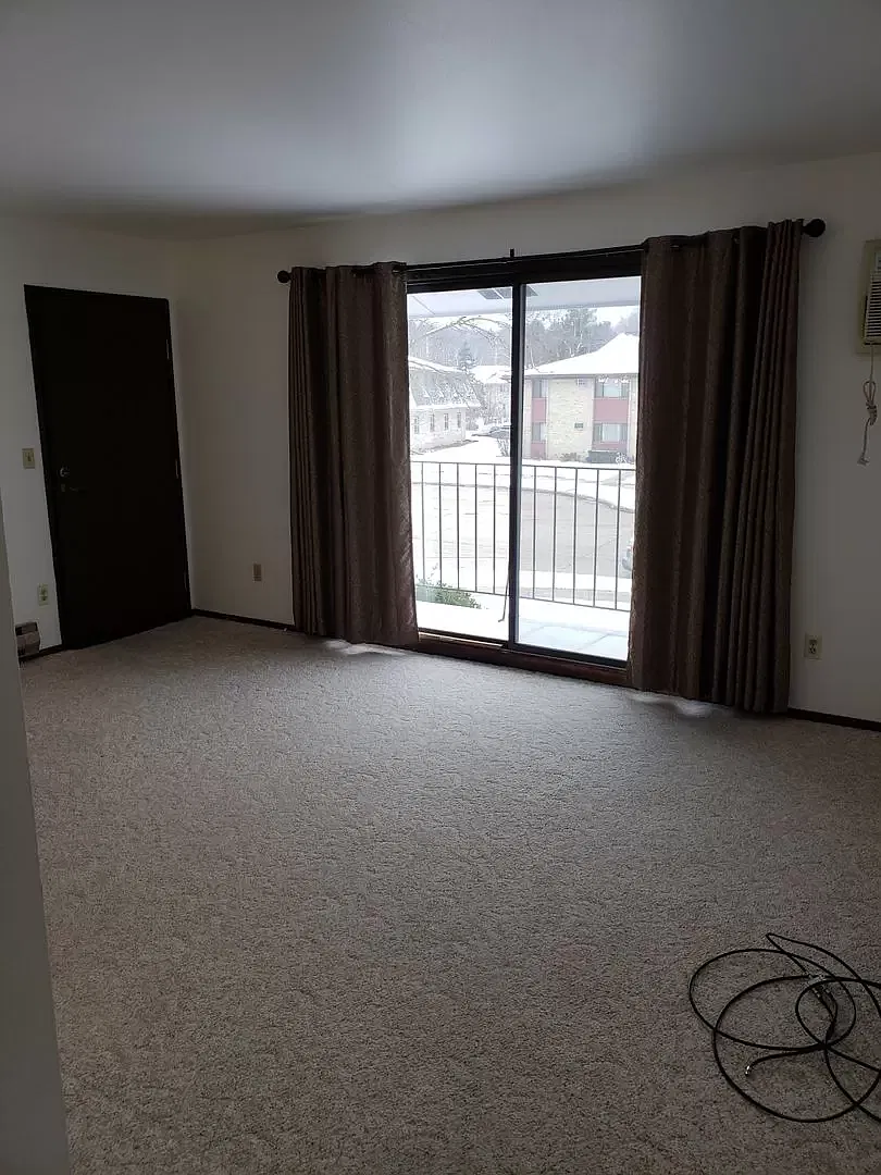 2 bed, 900 sqft, $1,100 — Photo 4