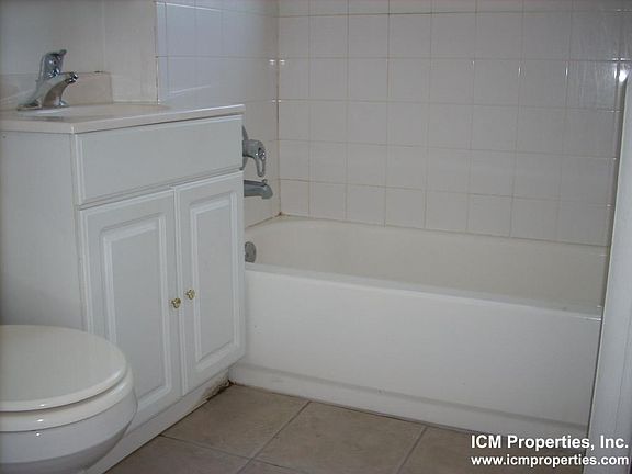 3rd image of 1936 W Winona St #3A