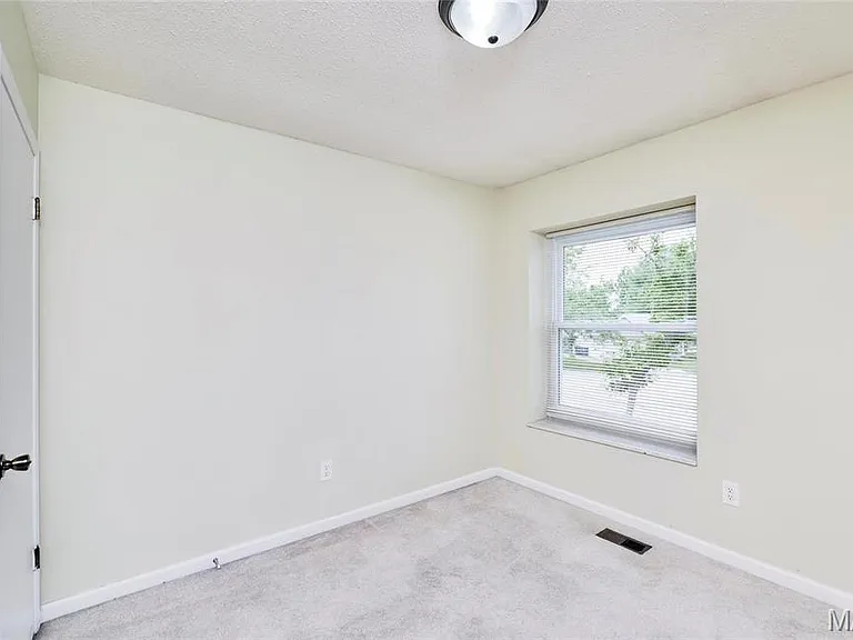 241 Valleyoak Ct — Photo 20